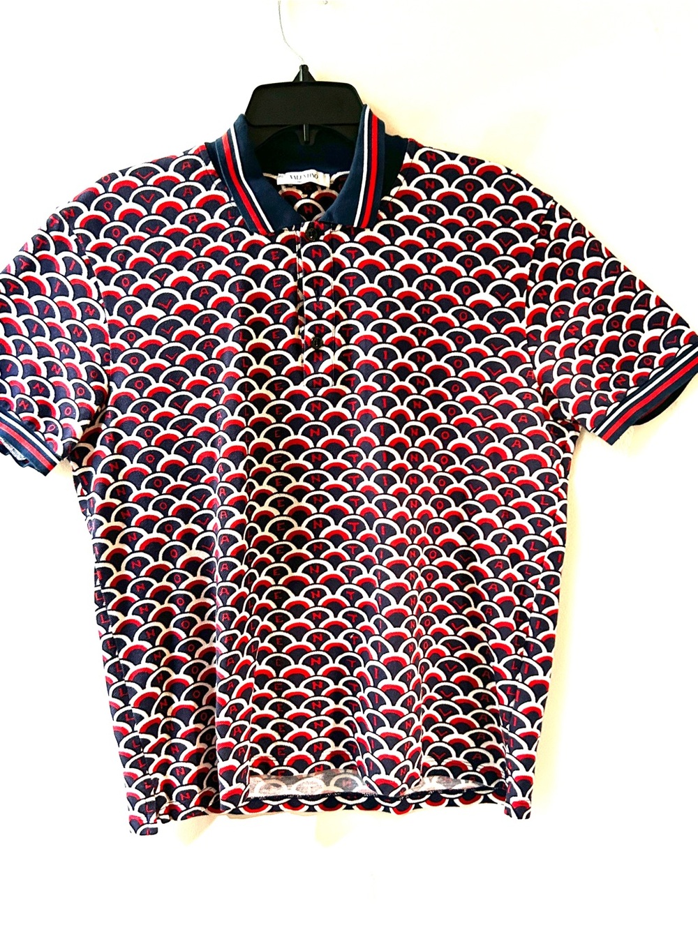 Valentino Men’s Red Navy White Scallop Pattern Polo - Picture 2 of 7